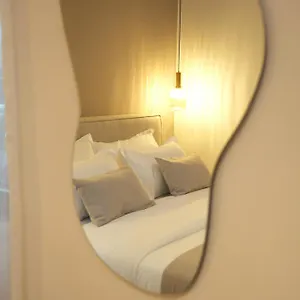 Nea Deluxe , Tirana Albanië